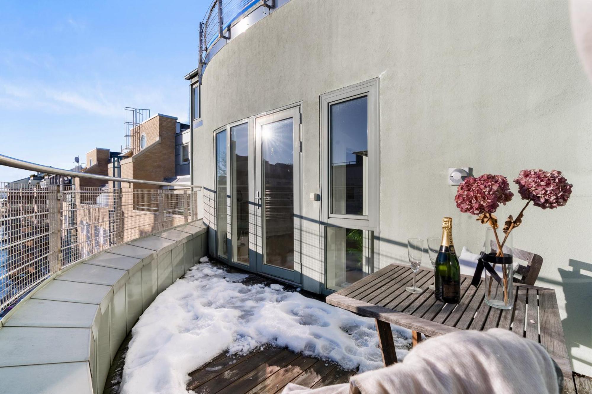 Top Floor With Balcony - Super Central - 5 Pax Осло Экстерьер фото